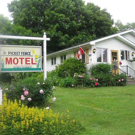 Picket Fence Motel St. Andrews By The Sea Екстер'єр фото
