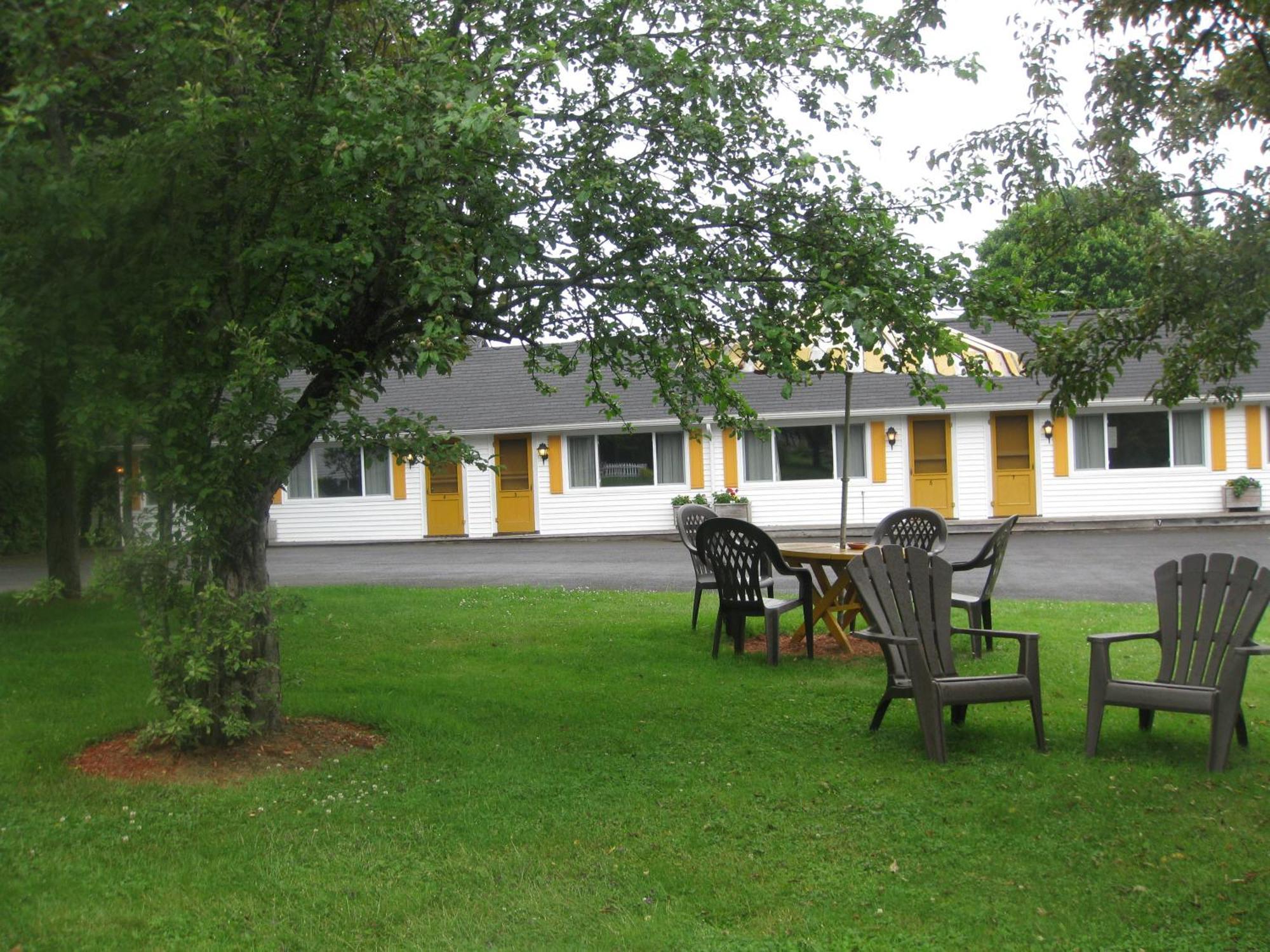 Picket Fence Motel St. Andrews By The Sea Екстер'єр фото