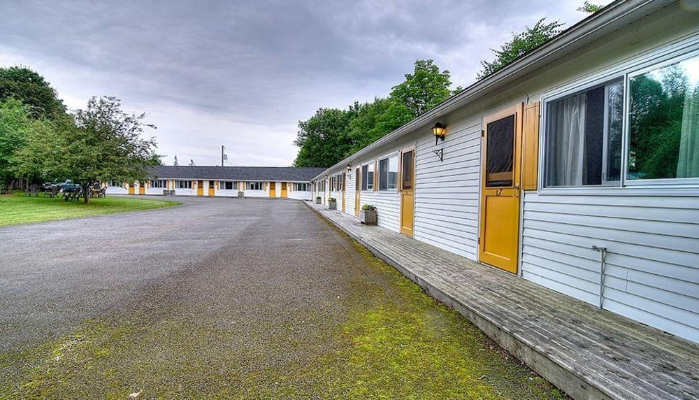 Picket Fence Motel St. Andrews By The Sea Екстер'єр фото