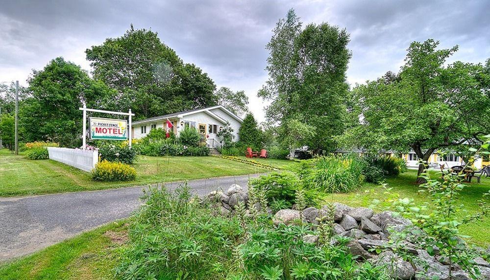 Picket Fence Motel St. Andrews By The Sea Екстер'єр фото
