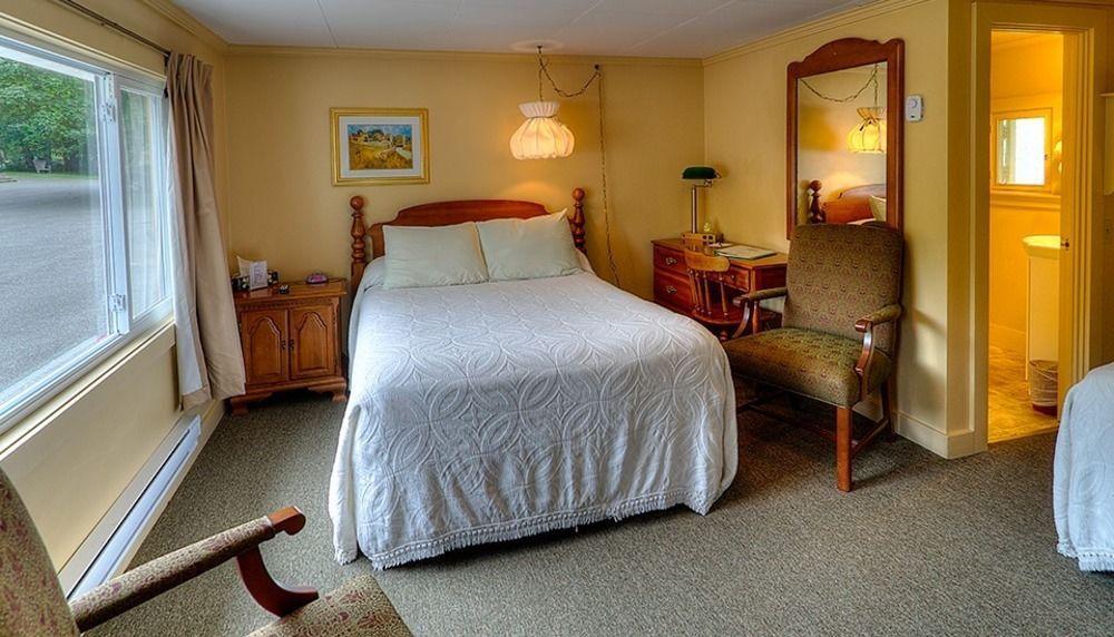 Picket Fence Motel St. Andrews By The Sea Екстер'єр фото