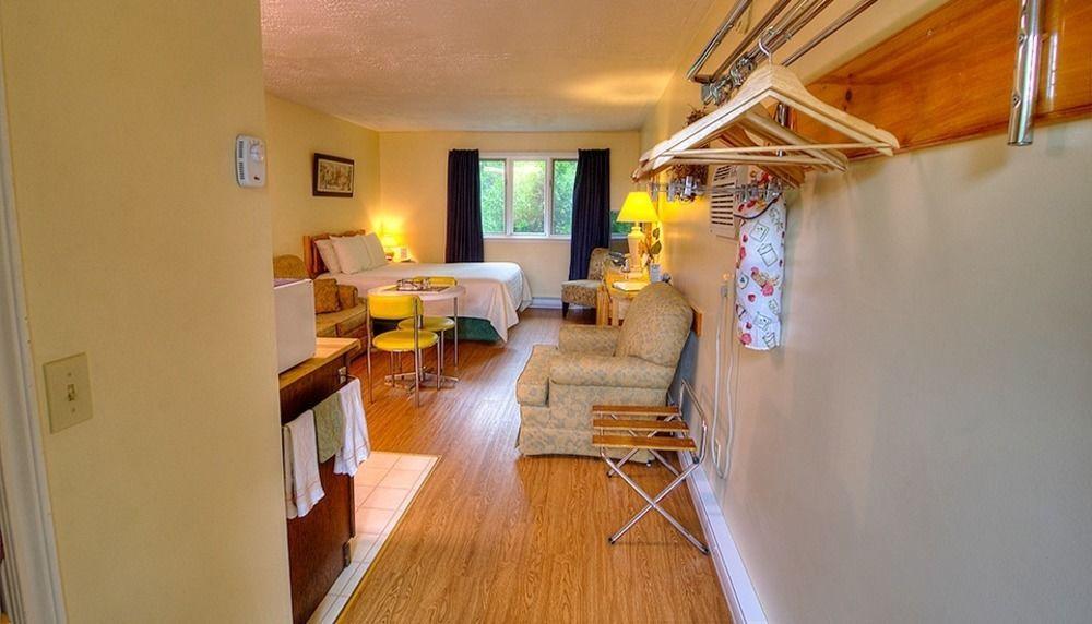 Picket Fence Motel St. Andrews By The Sea Екстер'єр фото
